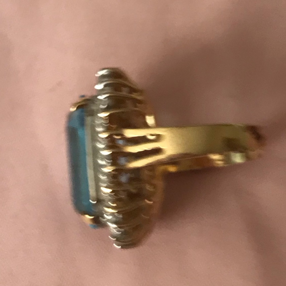 Ring - Picture 3 of 4